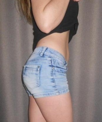 Развратная брюнетка с огненным характером приглашает на встречу, где ты испытаешь настоящее удовольствие. Я знаю, чего ты хочешь, и готова это предоставить тебе! 13833, 20 лет