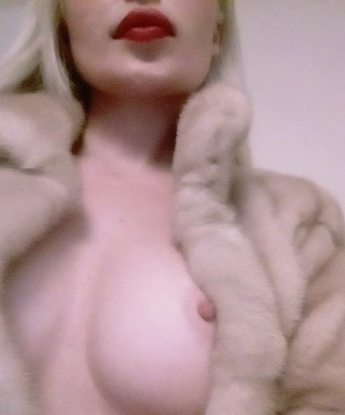 Страстная брюнетка с шикарной фигурой приглашает тебя на незабываемое свидание. Встреча со мной будет полна страсти, нежности и удовольствия. Звони, не упусти шанс! 2326, 26 лет