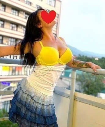 Чувственная шатенка с загадочным взглядом ждет встречи с истинным ценителем женской красоты. Я погружу тебя в атмосферу страсти и наслаждения, обещаю, ты не пожалеешь об этом. Позвони, и ты узнаешь, что такое истинское удовольствие! 3769, 22 года